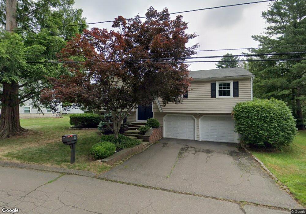 8 Grieb Ct, Wallingford, CT 06492 - photo 1