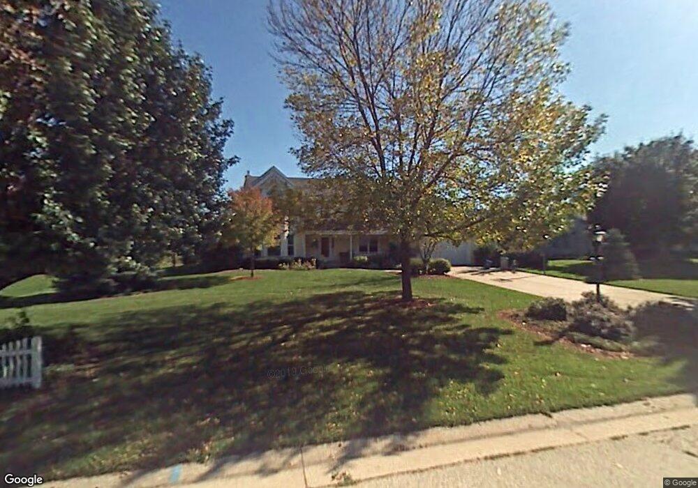 W236N3276 Waterside Ct, Pewaukee, WI 53072 - photo 1