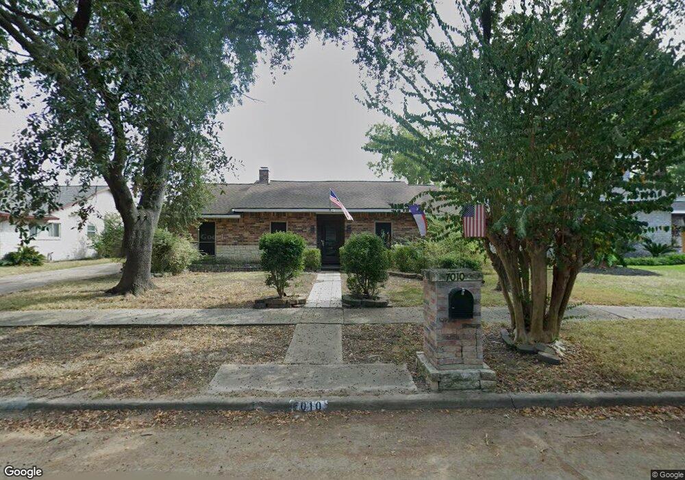 7010 Bent Branch Dr, Houston, TX 77088 - photo 1