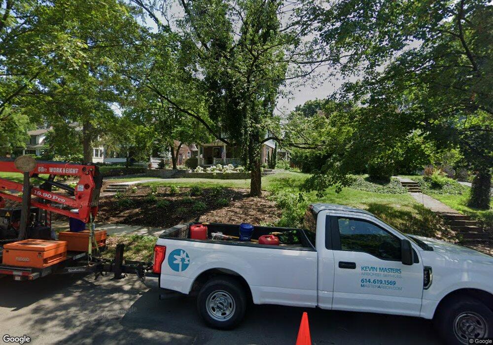 61 E Torrence Rd, Columbus, OH 43214 - photo 1