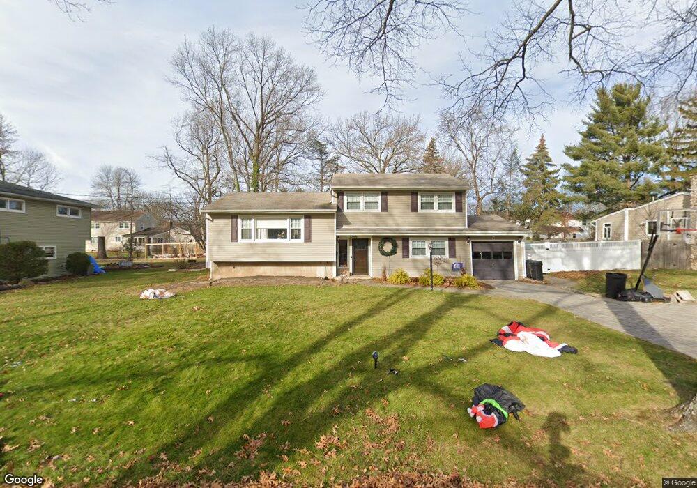 2269 Stocker Ln, Scotch Plains, NJ 07076 - photo 1