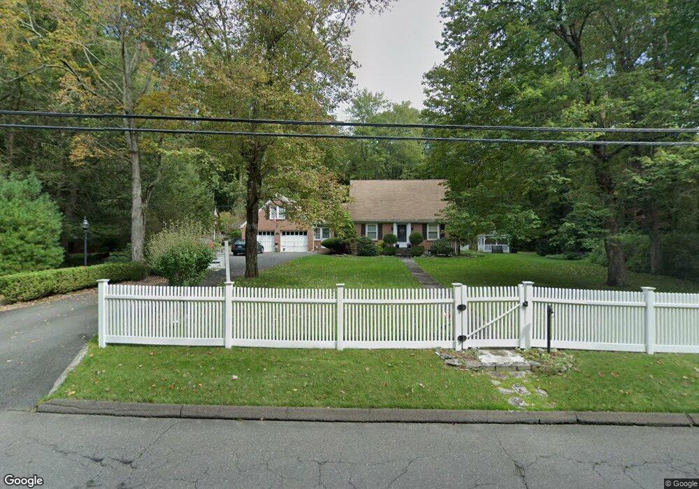 240 Regan Rd, Middlebury, CT 06762 - photo 1