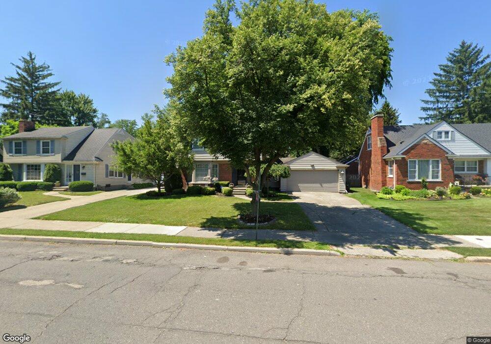 447 Fisher Rd, Grosse Pointe, MI 48230 - photo 1