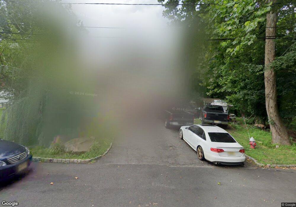 1084 Robin Ln, Union, NJ 07083 - photo 1