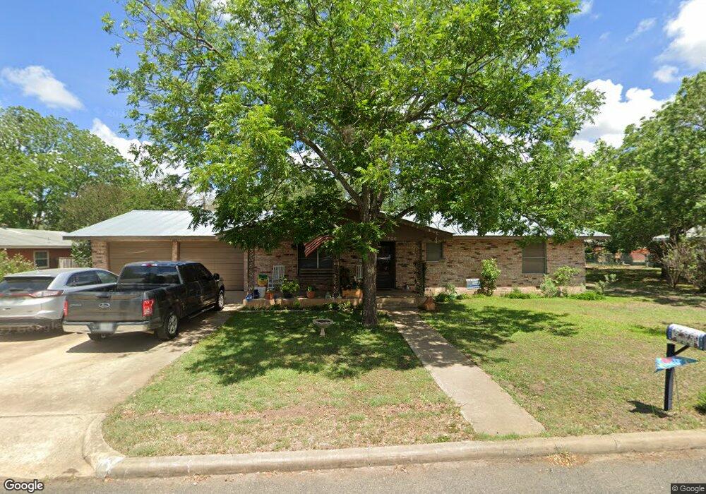 706 N Pecan St, Fredericksburg, TX 78624 - photo 1