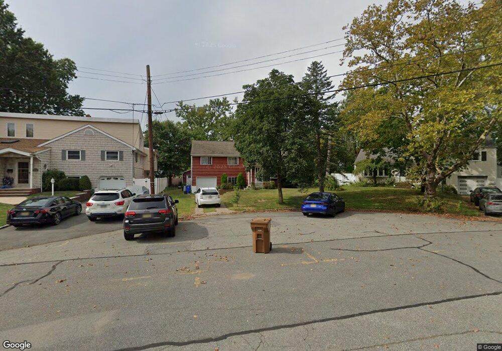 10 Kent Cir, Linden, NJ 07036 - photo 1