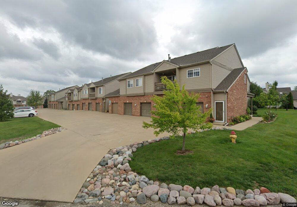 4540 N Thornhill Dr, Peoria, IL 61615 - photo 1