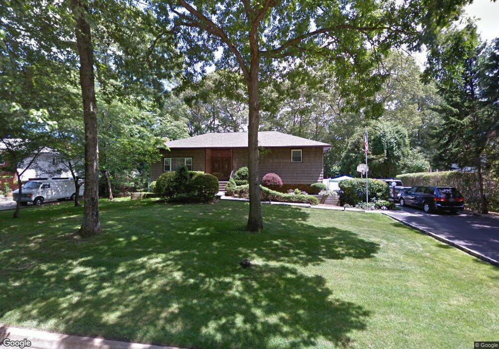 25 Fernwood Dr, ComMacK, NY 11725 - photo 1