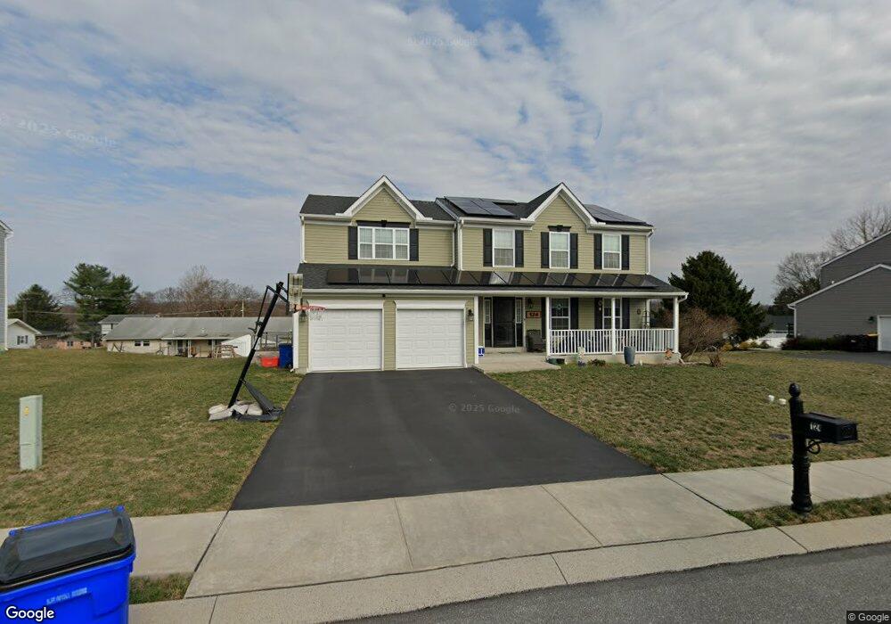 124 Nantucket Dr, Reading, PA 19605 - photo 1