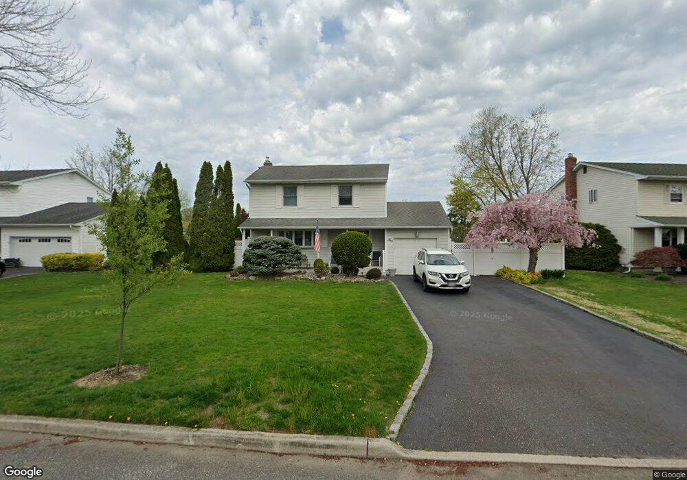 5 Arden Ln, ComMacK, NY 11725 - photo 1