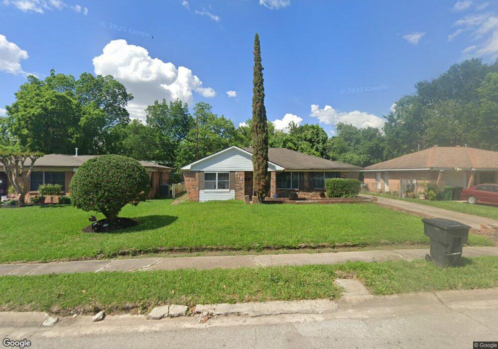 415 E Delz Dr, Houston, TX 77022 - photo 1