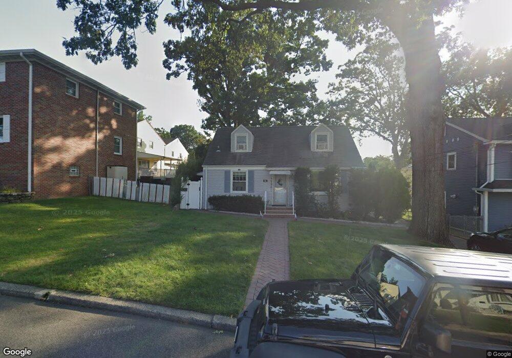 84 Columbus Ave, Hasbrouck Heights, NJ 07604 - photo 1