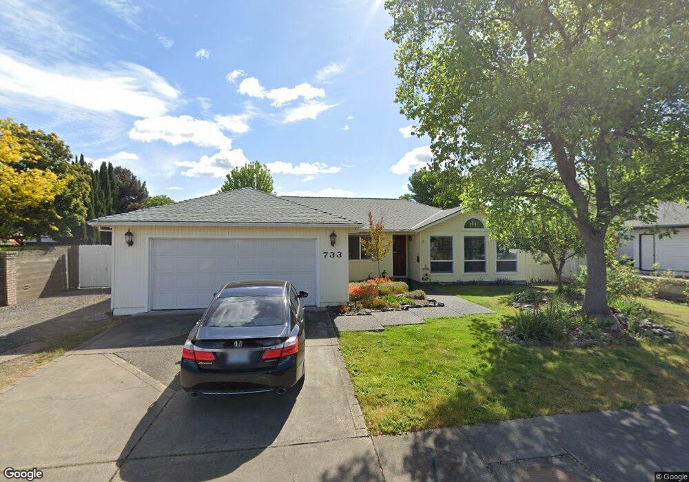 733 Glenn Way, Central Point, OR 97502 - photo 1