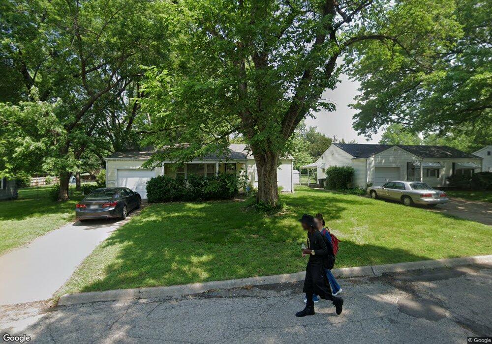 1634 SW 22nd St, Topeka, KS 66611 - photo 1