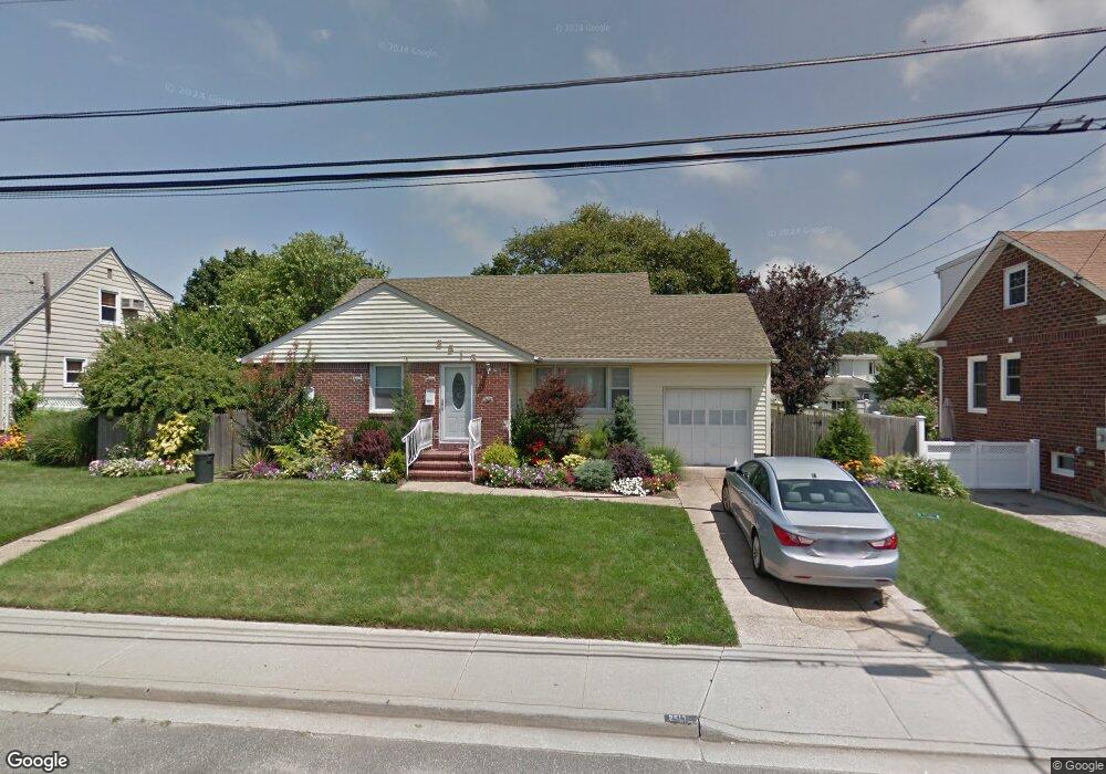2513 Centre Ave, Bellmore, NY 11710 - photo 1