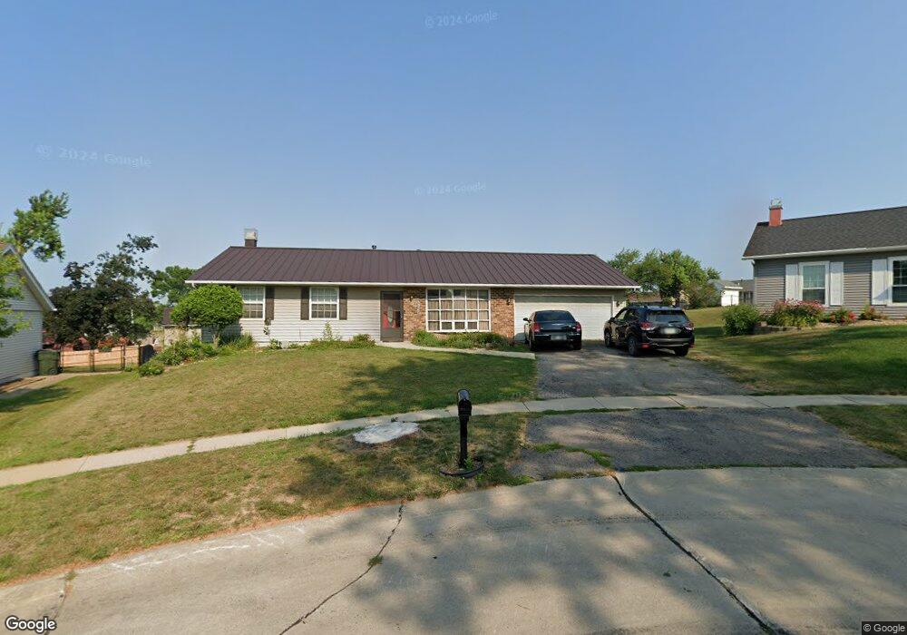 642 Bartlet Ct NW, Cedar Rapids, IA 52405 - photo 1