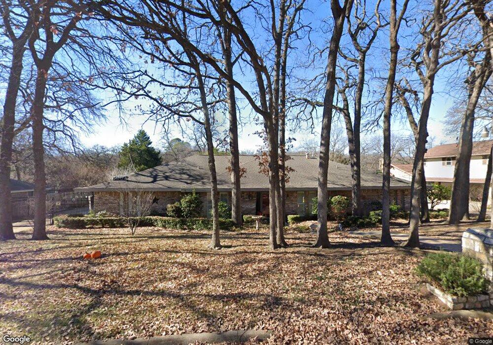 1404 Shady Creek Dr, Euless, TX 76040 - photo 1