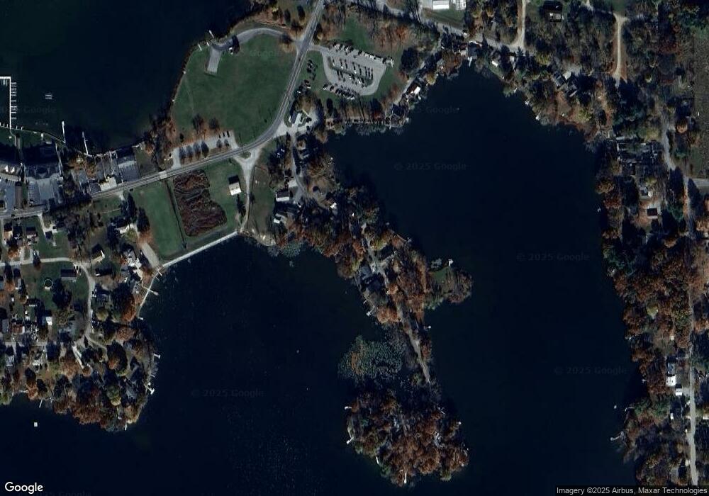 9705 N Hiawatha Ln, Syracuse, IN 46567 - photo 1