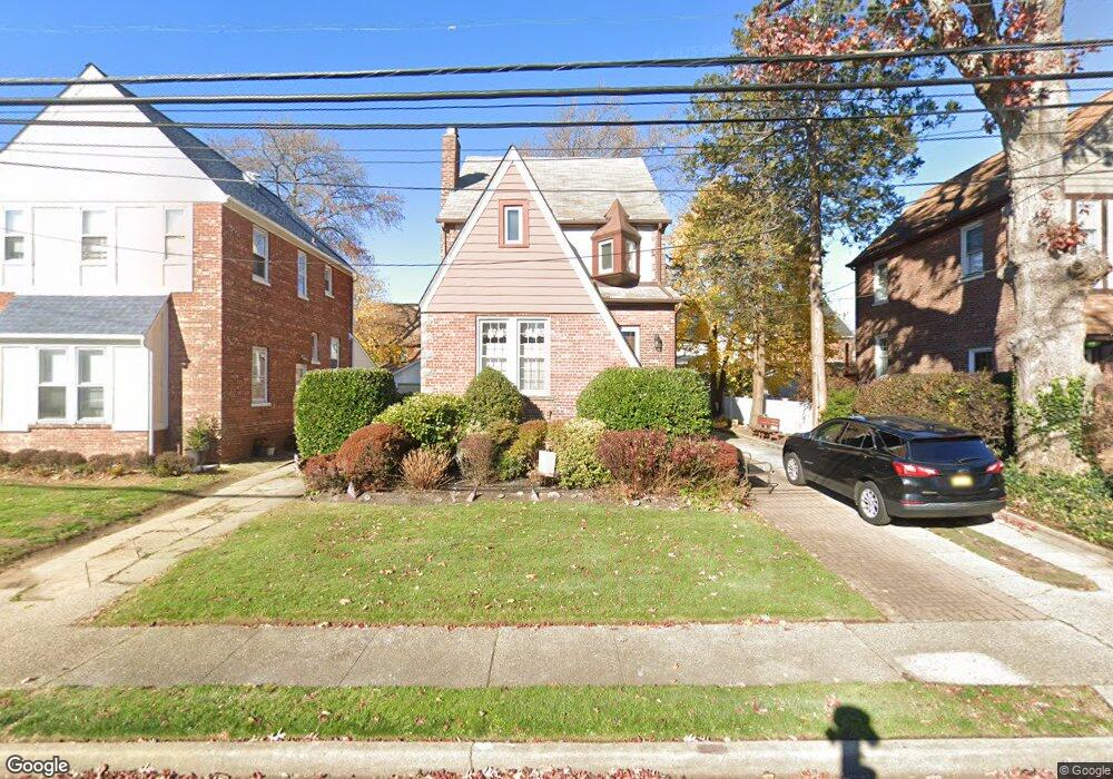 33 Dubonnet Rd, Valley Stream, NY 11581 - photo 1