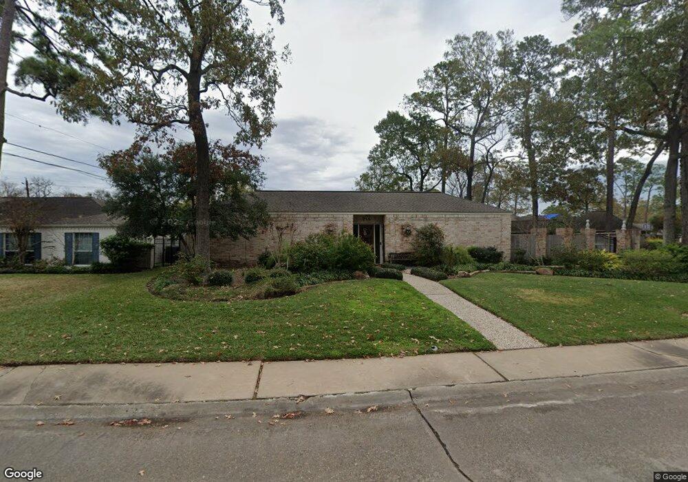 215 Briar Hill Dr, Houston, TX 77042 - photo 1