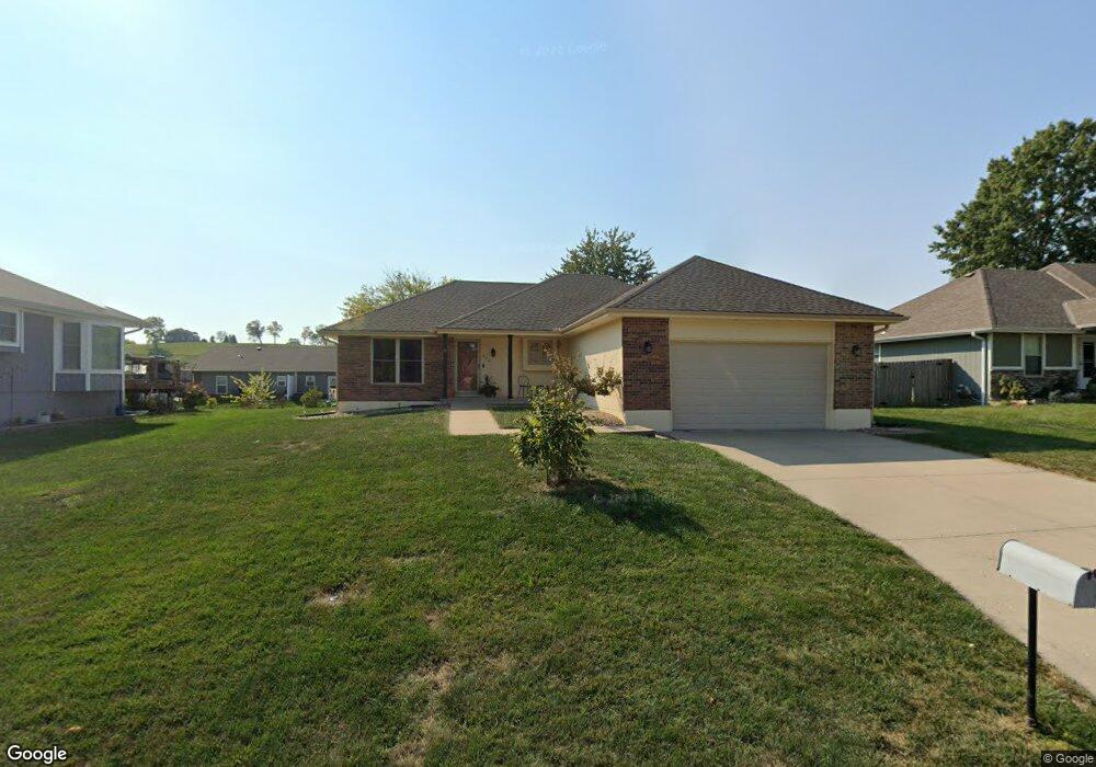 205 SE 25th St, Oak Grove, MO 64075 - photo 1