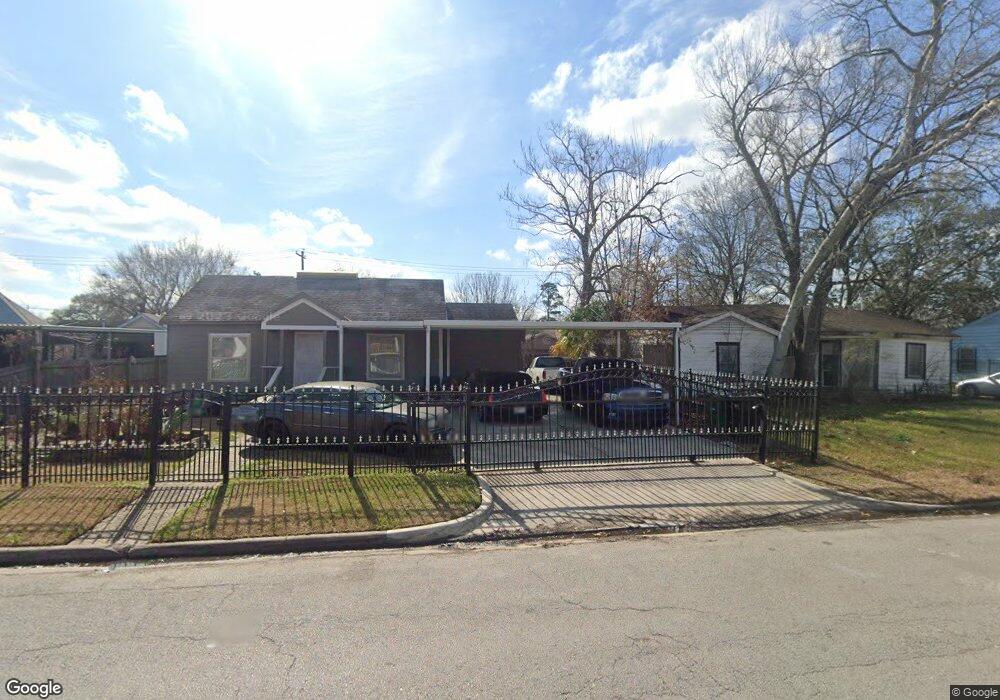 7102 Fairway Dr, Houston, TX 77087 - photo 1