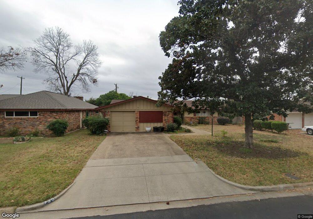725 Woodcrest Dr, Hurst, TX 76053 - photo 1