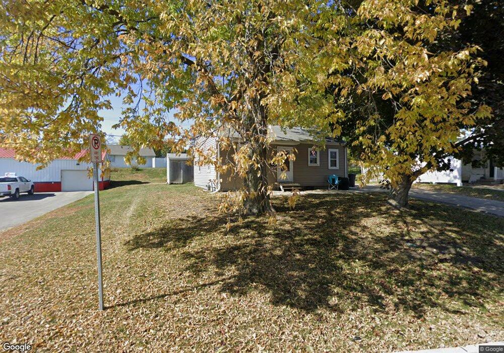 121 E 17th St N, Newton, IA 50208 - photo 1