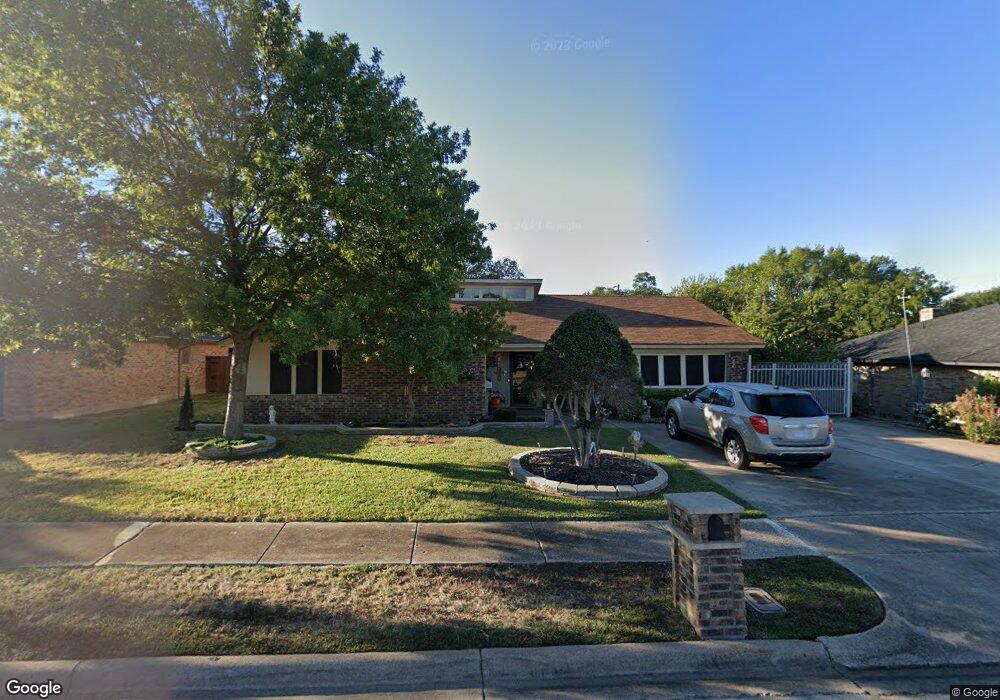 717 Regency Dr, Hurst, TX 76054 - photo 1