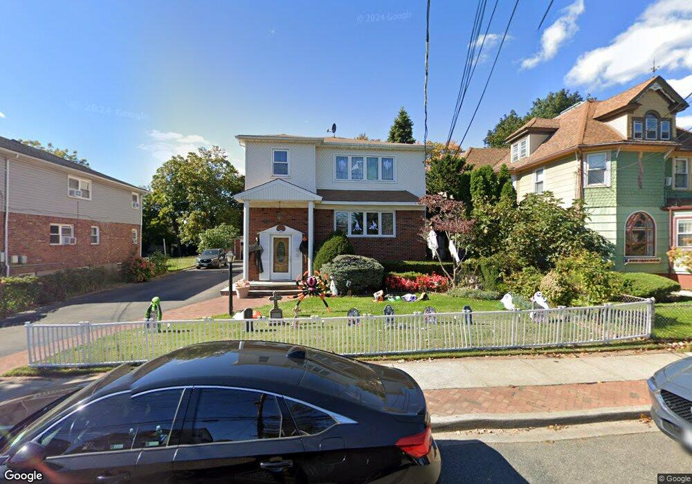 29 Nieman Ave, Lynbrook, NY 11563 - photo 1
