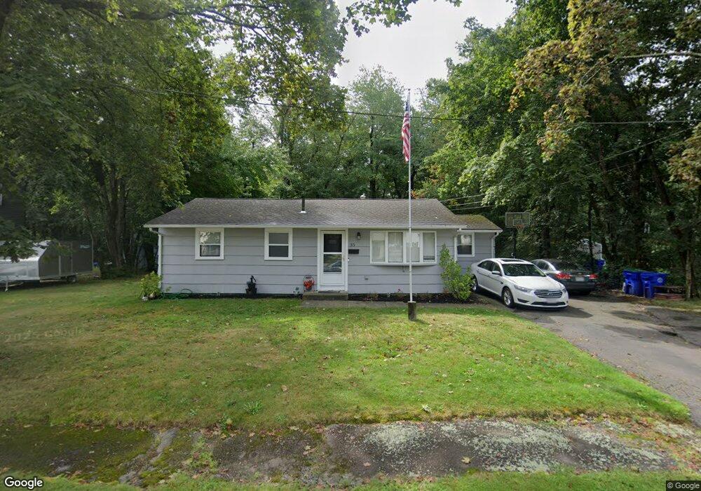 35 Brooks Rd, Rockland, MA 02370 - photo 1