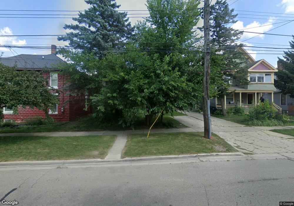 728 N Walnut St unit 1, Lansing, MI 48906 - photo 1