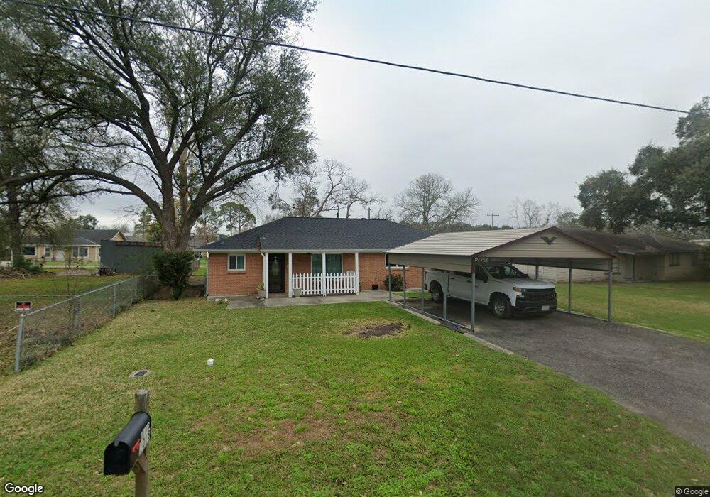 1018 W Lang St, Alvin, TX 77511 - photo 1