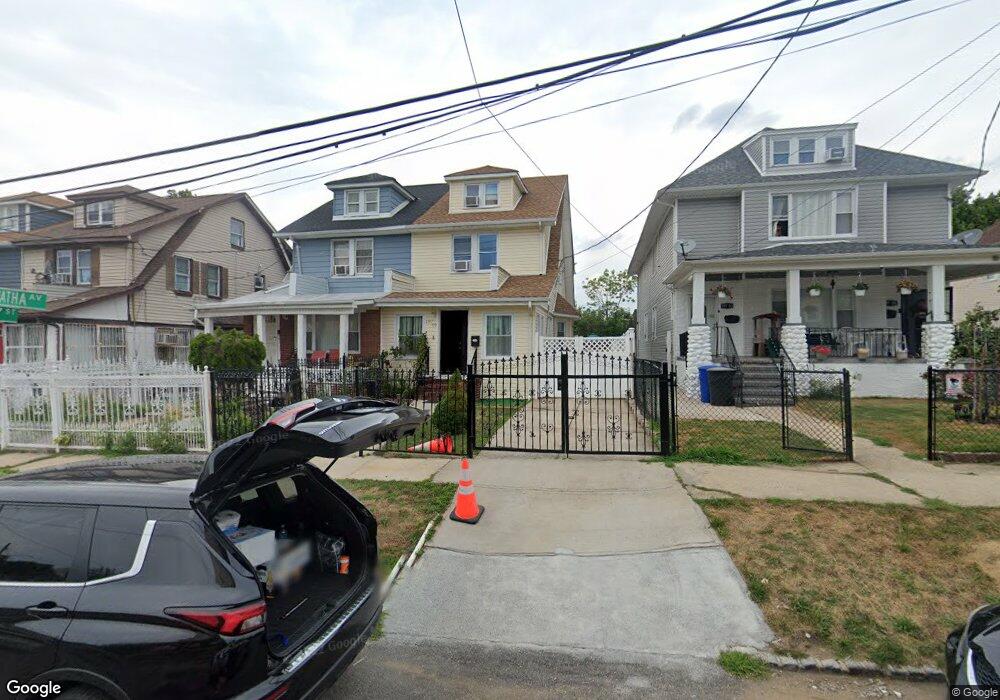 19701 Hiawatha Ave, Hollis, NY 11423 - photo 1