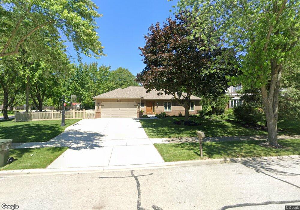 205 Split Oak Rd, Naperville, IL 60565 - photo 1