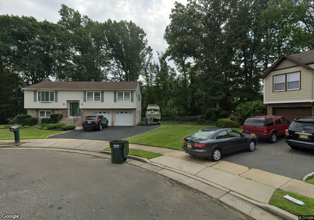 4 Scheer Ct, Edison, NJ 08820 - photo 1