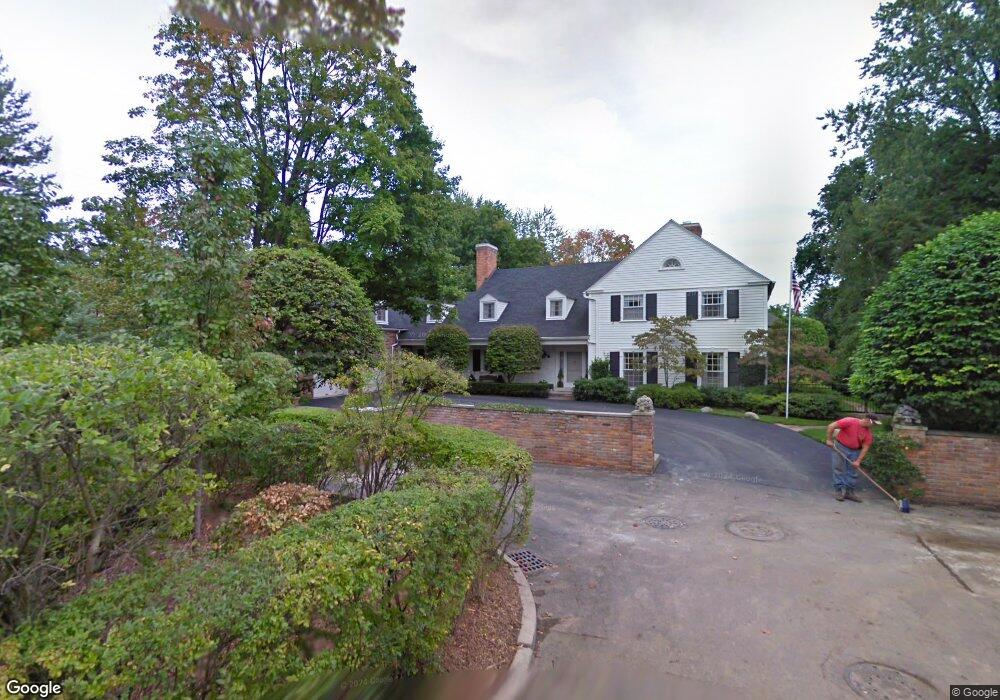 32 Hendrie Ln, Grosse Pointe Farms, MI 48236 - photo 1