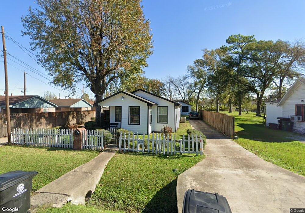 5702 Pickfair St, Houston, TX 77026 - photo 1