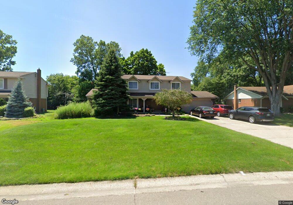 6090 Wynford Dr, West Bloomfield, MI 48322 - photo 1