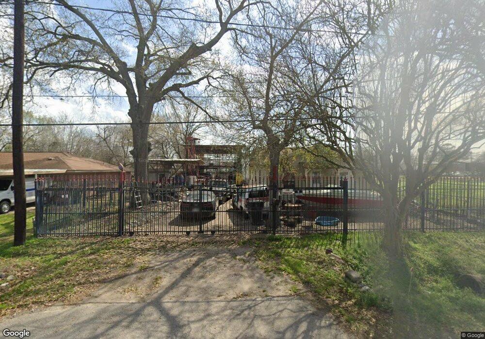 1110 Knight St, Houston, TX 77022 - photo 1