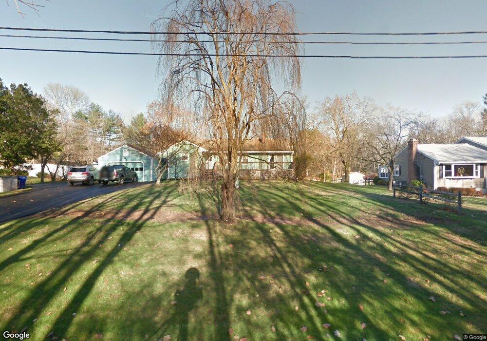 8 Chipmunk Ln, Norwalk, CT 06850 - photo 1