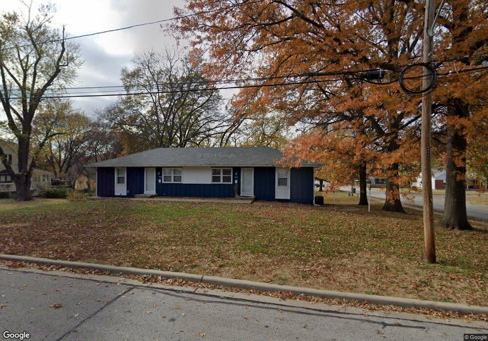 5504 Flint St, Shawnee, KS 66203 - photo 1