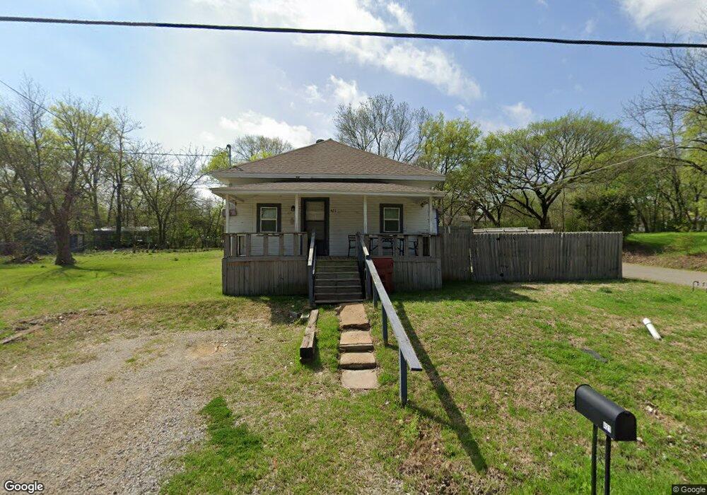 421 S 5th St, Bonham, TX 75418 - photo 1