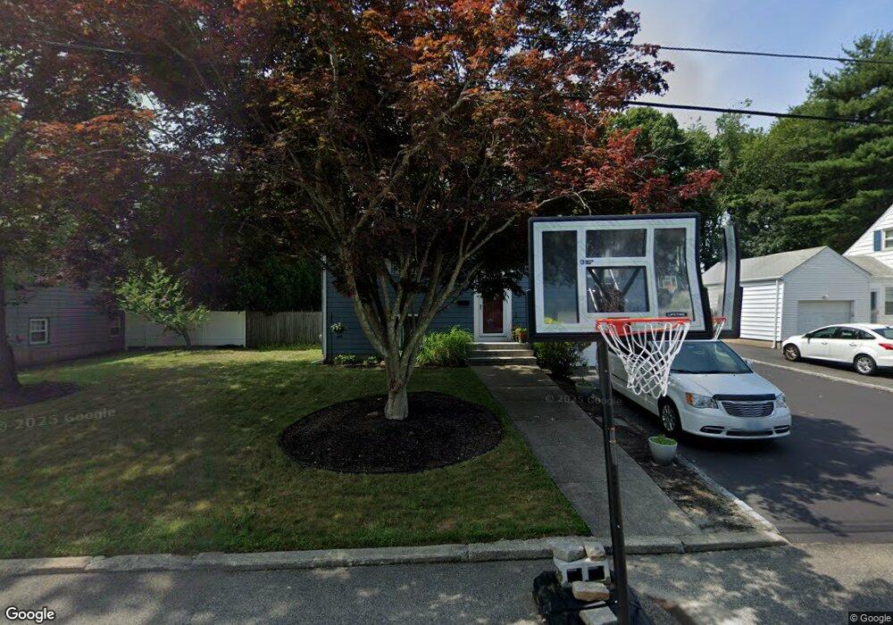 106 Zinnia Dr, Cranston, RI 02920 - photo 1