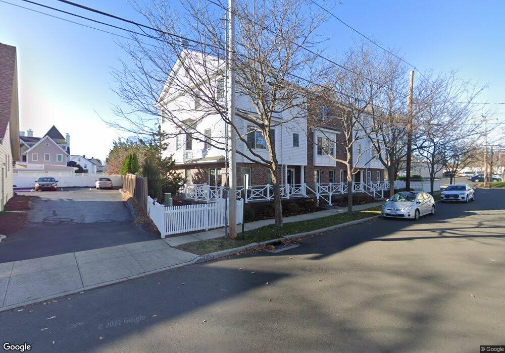 67 Sherman St W unit 67-69, Fairfield, CT 06824 - photo 1