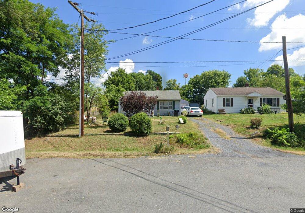 184 W Lee St, New Market, VA 22844 - photo 1