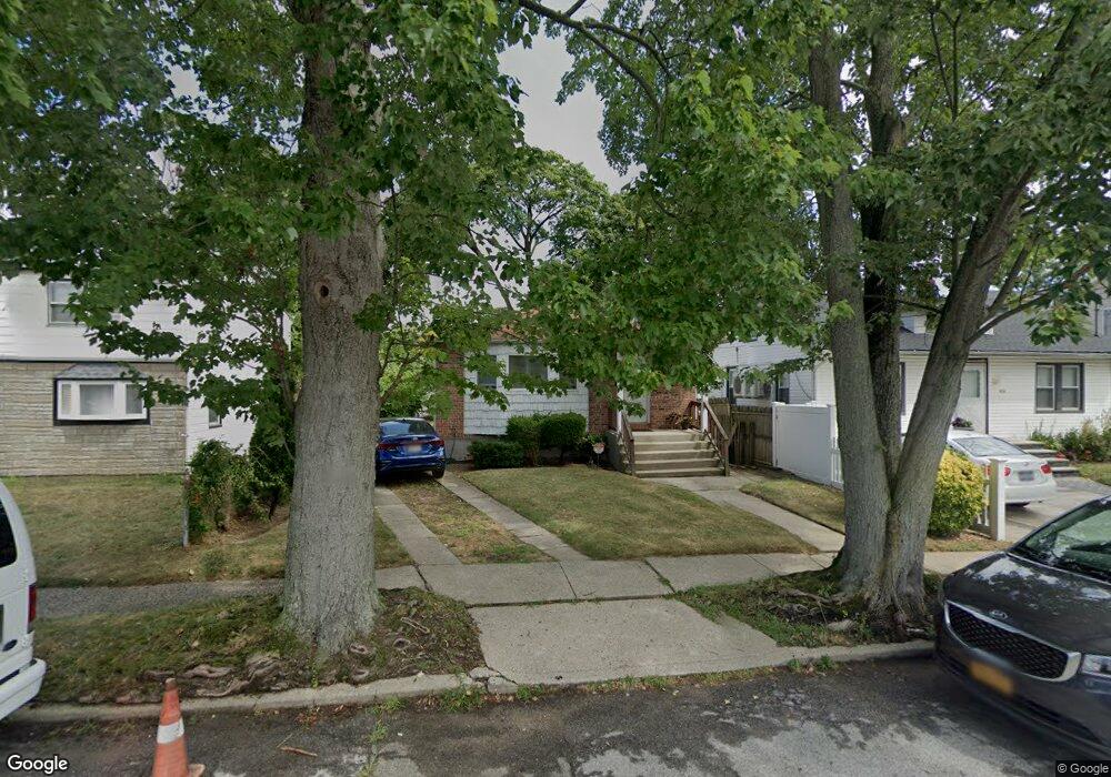 408 Clinton Ave, Rockville Centre, NY 11570 - photo 1