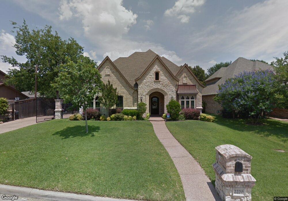 2220 Farrington Ln, Hurst, TX 76054 - photo 1