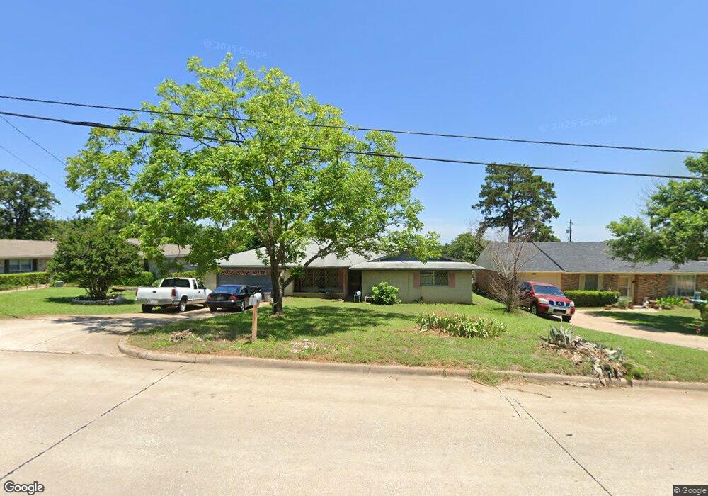 818 S Lillis Ln, Denison, TX 75020 - photo 1