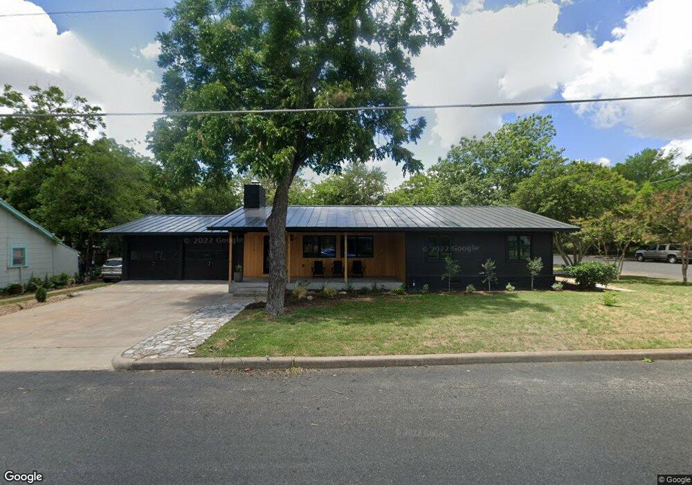 709 N Orange St, Fredericksburg, TX 78624 - photo 1